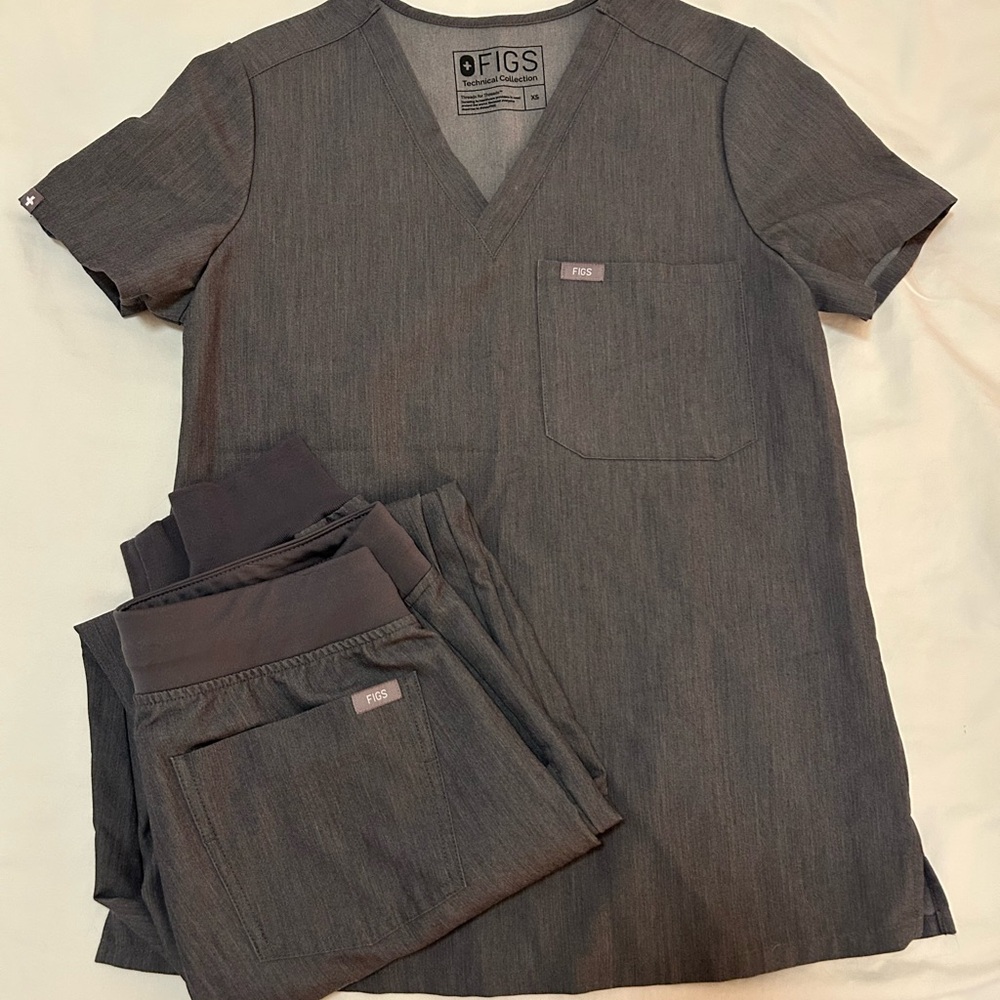 Figs Gray Scrub Set - joggers and top